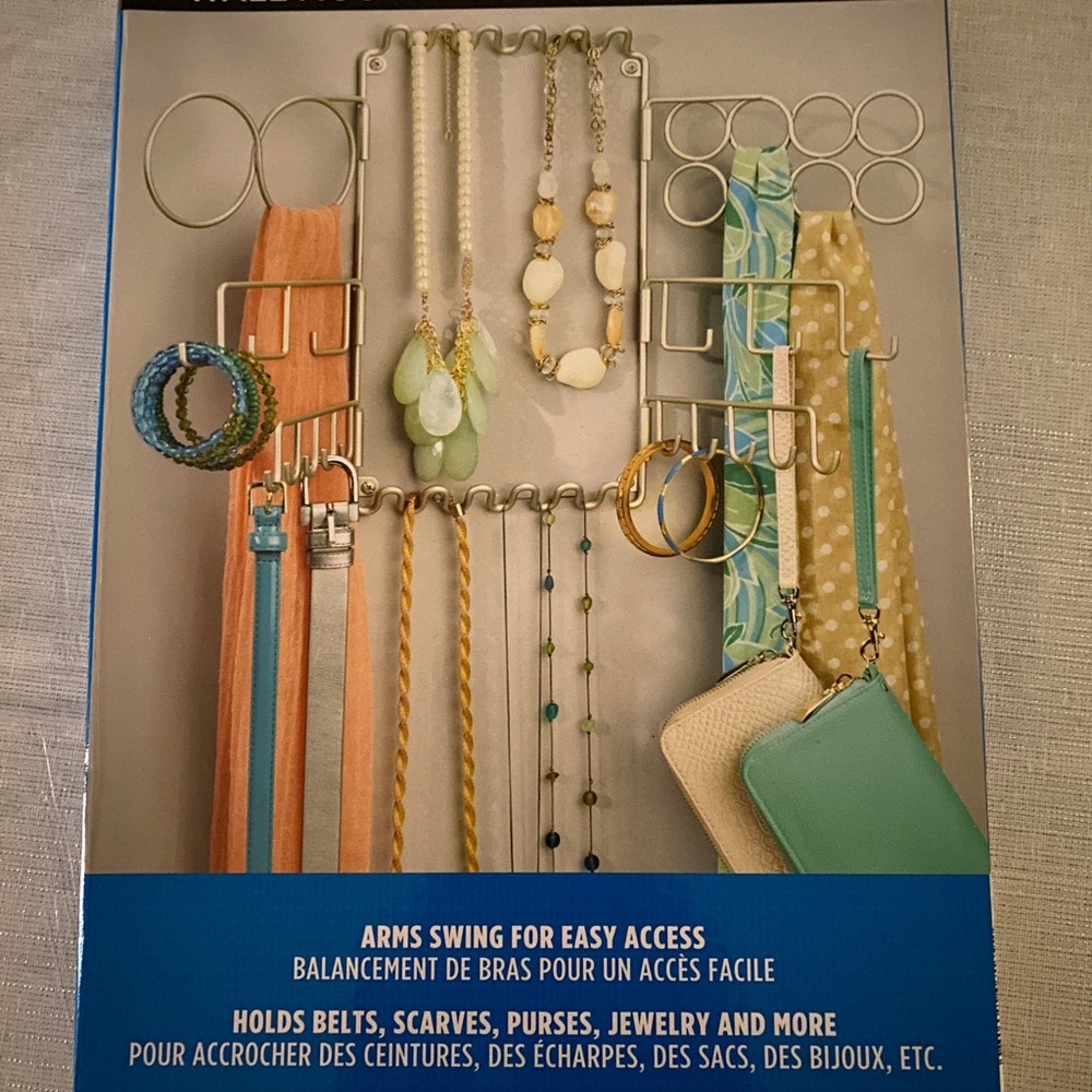 Accessory organizer